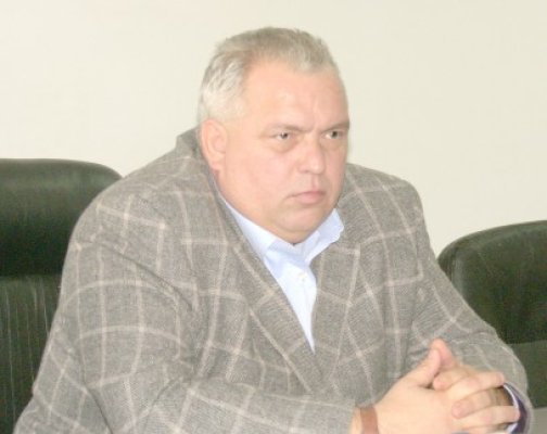 Constantinescu merge în instanţă cu Boc pentru rezultatele de la recensământ